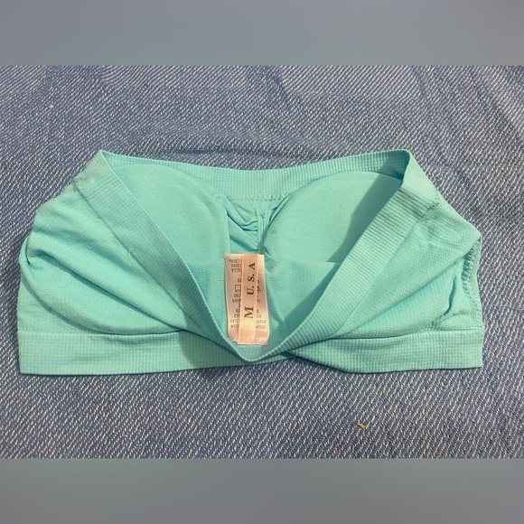 NIP - Wire Free Strapless Seamless Stretch Bra - Picture 4 of 6